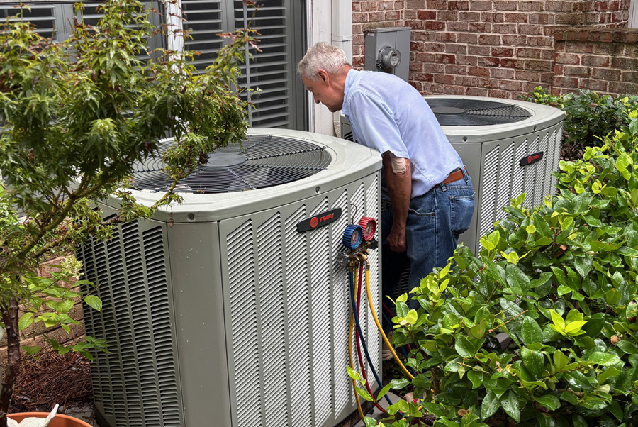 Porter-between-2-ac-units
