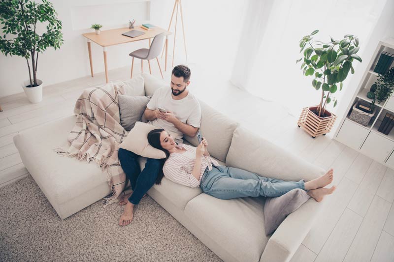 couple-relaxin-on-couch